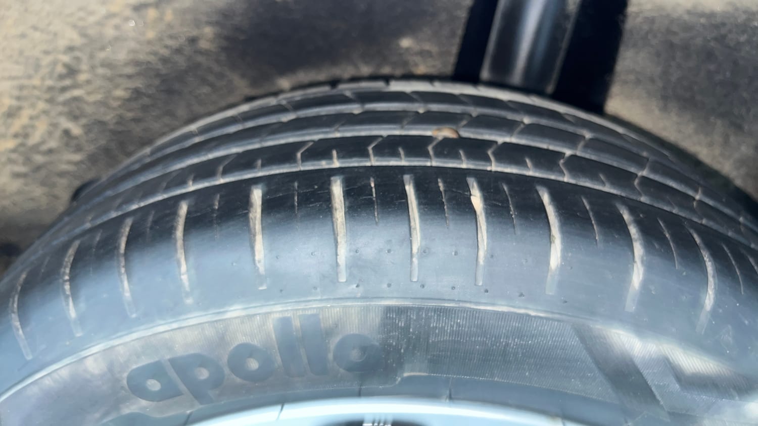 Used 2018 Maruti Suzuki Baleno Alpha 1.2 Petrol Manual tyres LEFT REAR TYRE TREAD VIEW