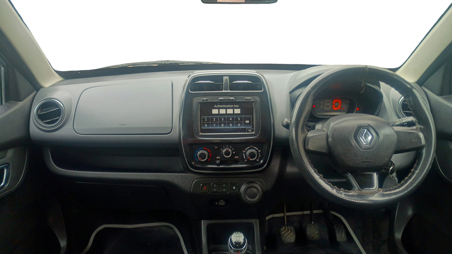 Used 2019 Renault Kwid RXT Opt Petrol Manual interior DASHBOARD VIEW
