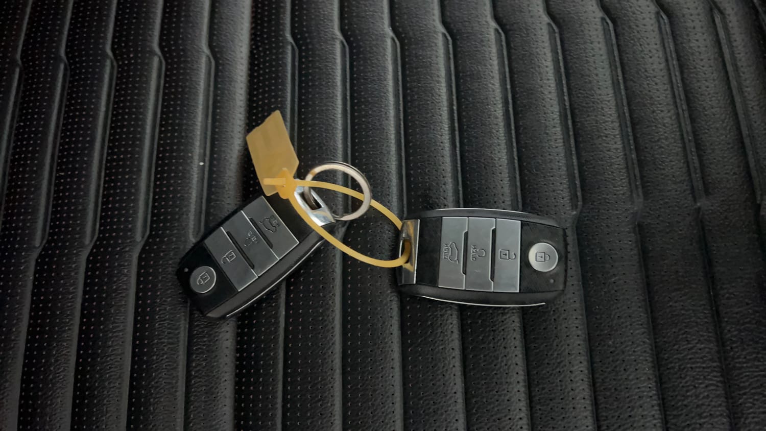 Used 2021 Kia Sonet GTX Plus 1.0 DCT Petrol Automatic extra CAR KEY VIEW