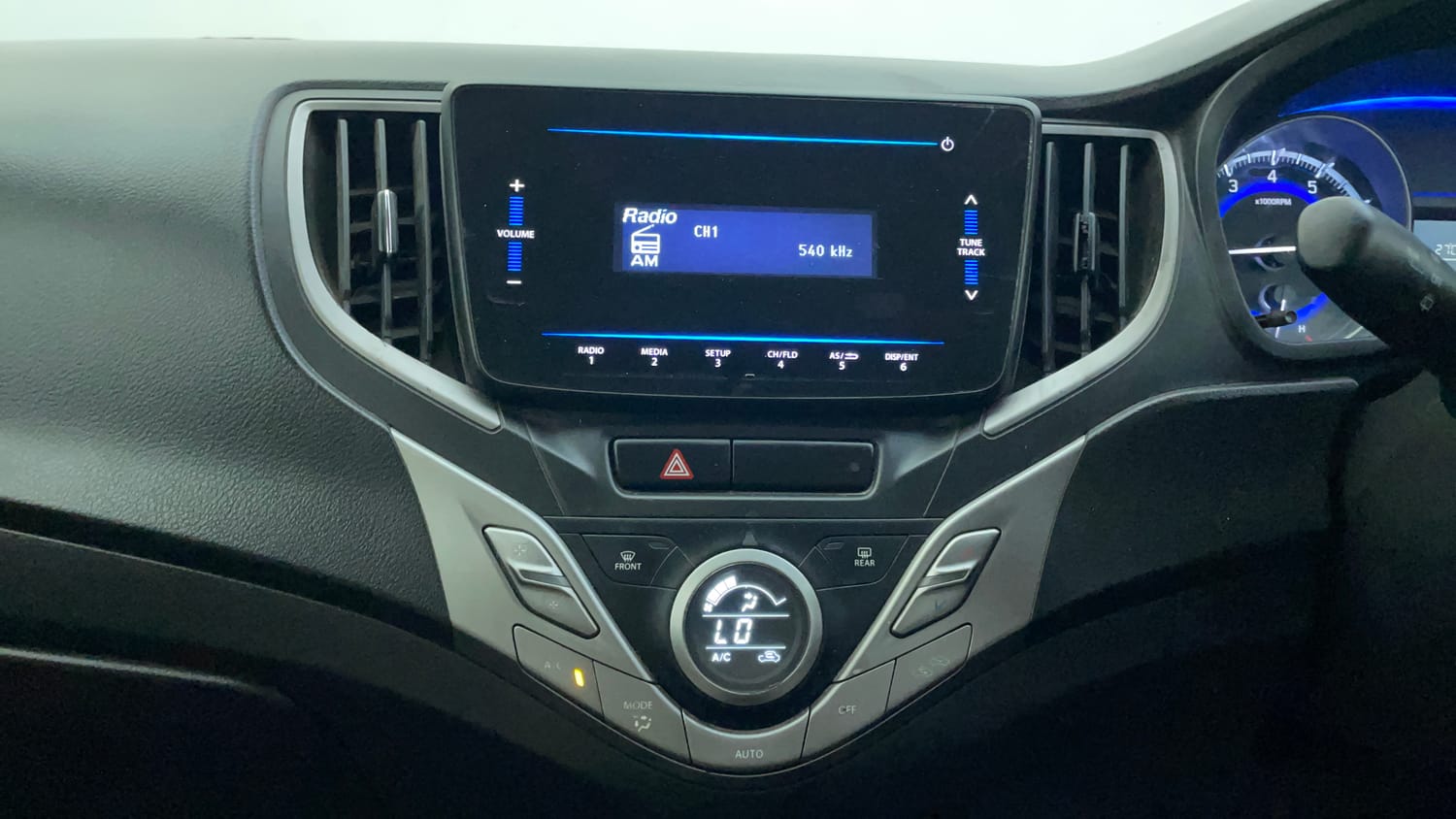 Used 2019 Maruti Suzuki Baleno Delta MT Petrol Manual interior MUSIC SYSTEM & AC CONTROL VIEW