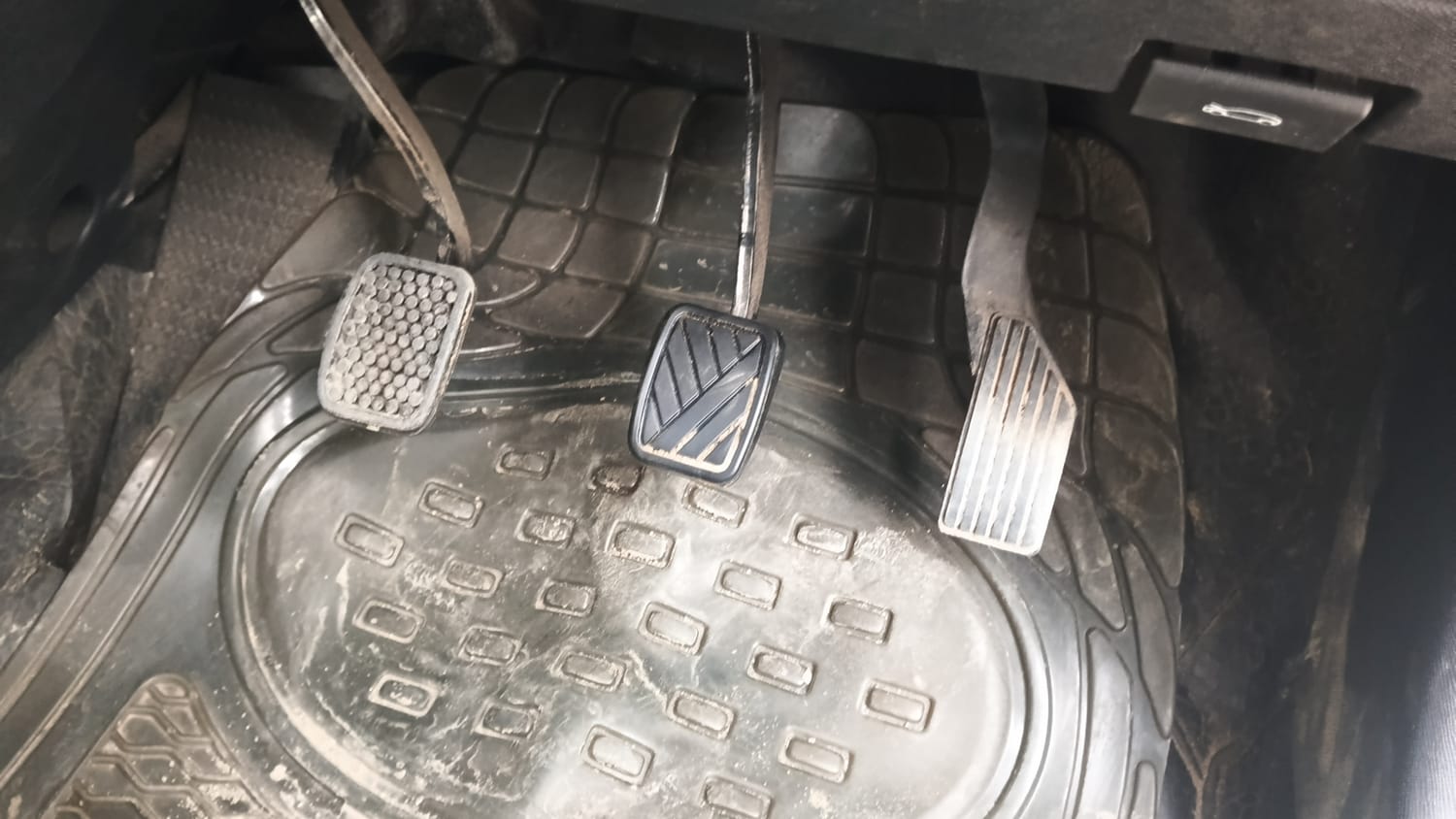 Used 2022 Tata Punch Creative MT Petrol Manual interior PEDALS VIEW