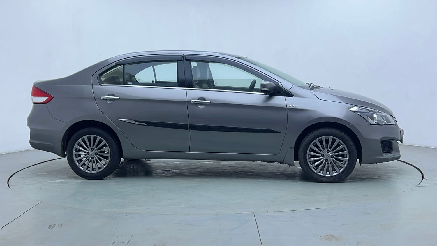 Used 2017 Maruti Suzuki Ciaz ZXI+ Petrol Manual exterior RIGHT SIDE VIEW