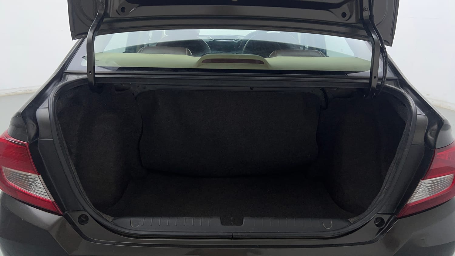 Used 2020 Honda Amaze 1.2 S MT Petrol Petrol Manual interior DICKY INSIDE VIEW