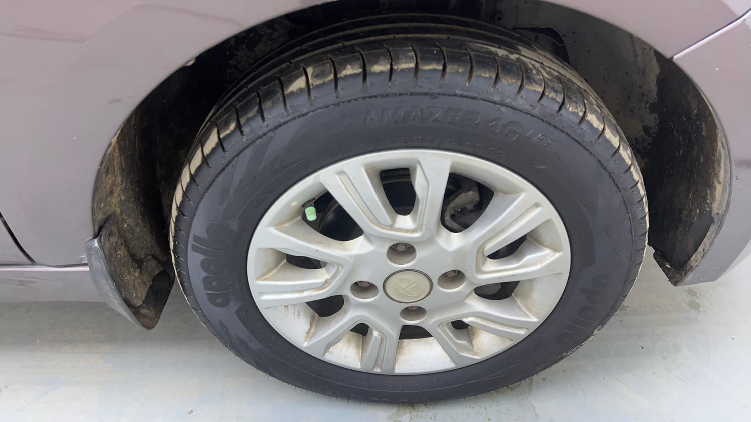 Used 2018 Tata Tiago Revotron XZA Petrol Automatic tyres RIGHT FRONT TYRE RIM VIEW