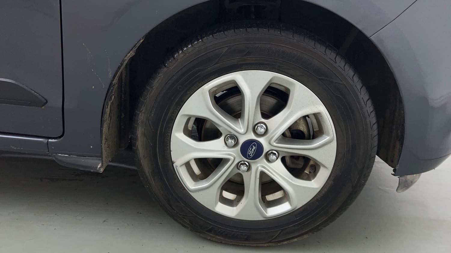 Used 2018 Ford Figo Aspire Titanium 1.2 Ti-VCT Petrol Manual tyres RIGHT FRONT TYRE RIM VIEW