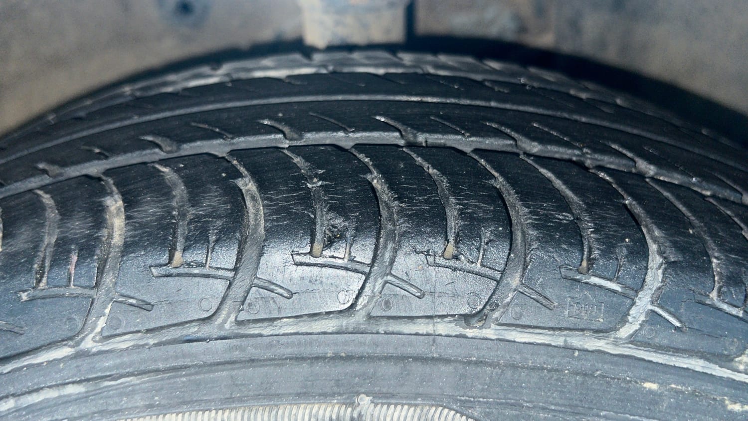 Used 2020 Maruti Suzuki Wagon R VXi 1.2 Petrol Manual tyres RIGHT FRONT TYRE TREAD VIEW