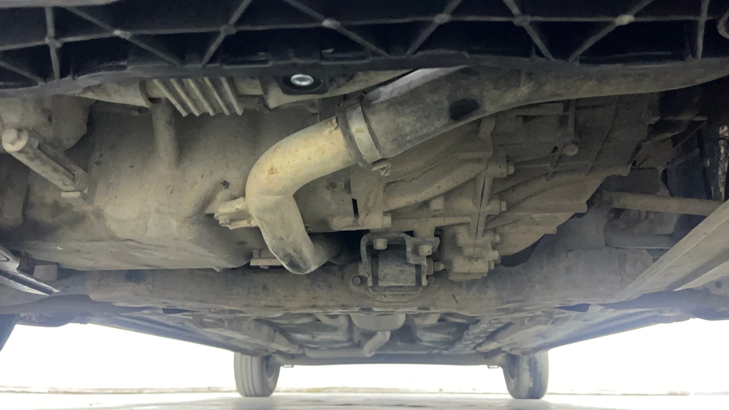 Used 2017 Hyundai Grand i10 Asta 1.1 CRDi Diesel Manual extra FRONT LEFT UNDERBODY VIEW