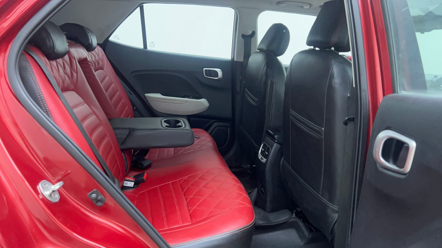 Used 2022 Hyundai Venue SX (O) 1.5 CRDi Diesel Manual interior RIGHT SIDE REAR DOOR CABIN VIEW