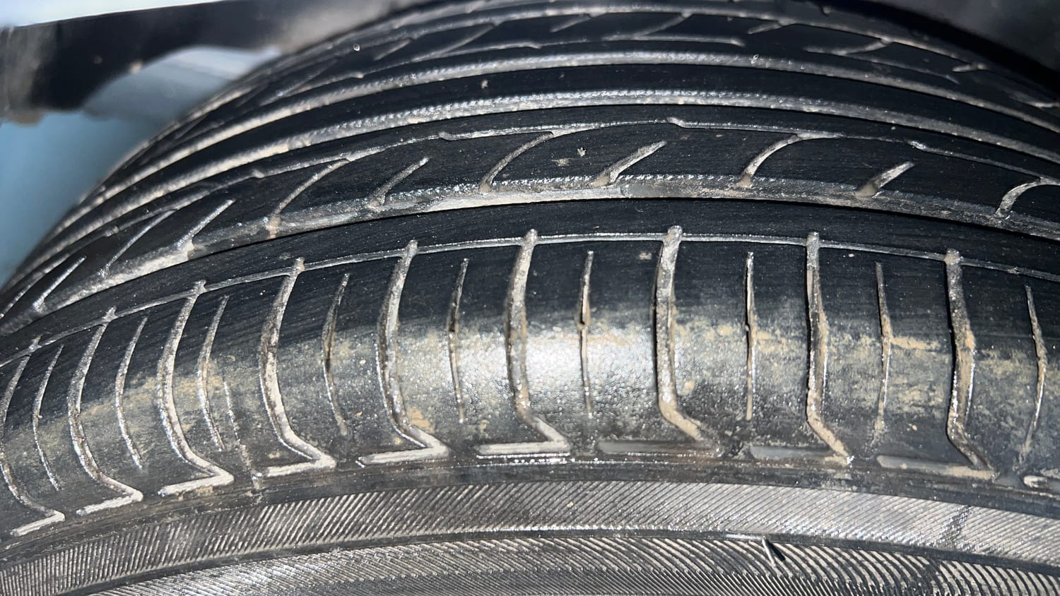 Used 2018 Ford Figo Aspire Titanium 1.2 Ti-VCT Petrol Manual tyres RIGHT REAR TYRE TREAD VIEW