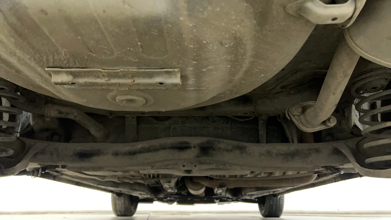 Used 2016 Honda Amaze 1.2 SX i-VTEC Petrol Manual extra REAR UNDERBODY VIEW (TAKEN FROM REAR)