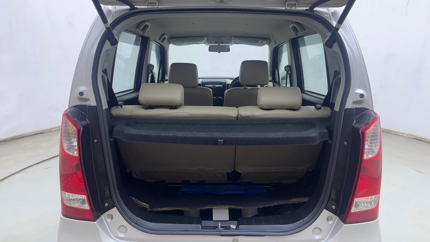Used 2019 Maruti Suzuki Wagon R 1.0 VXI AMT (O) Petrol Automatic interior DICKY INSIDE VIEW