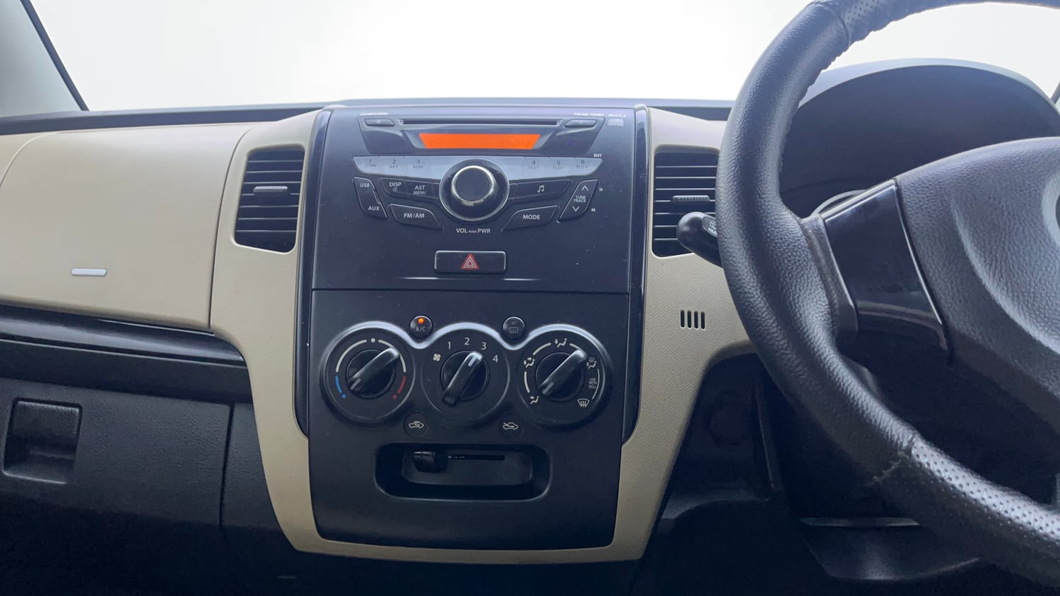Used 2019 Maruti Suzuki Wagon R 1.0 VXI AMT (O) Petrol Automatic interior MUSIC SYSTEM & AC CONTROL VIEW