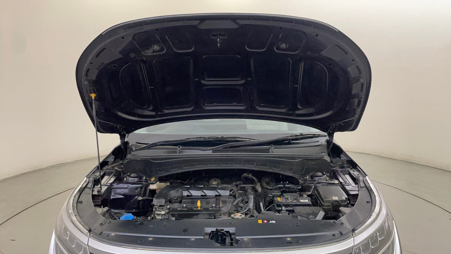 Used 2023 kia Seltos HTX 1.5 Petrol IVT Petrol Automatic engine ENGINE & BONNET OPEN FRONT VIEW
