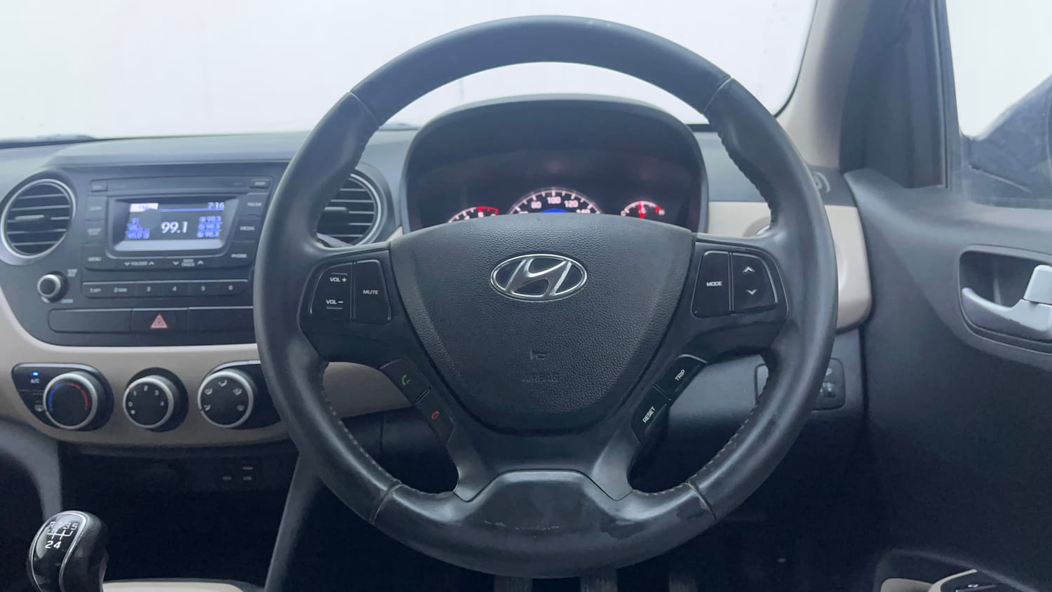Used 2017 Hyundai Grand i10 Asta 1.1 CRDi Diesel Manual interior STEERING VIEW