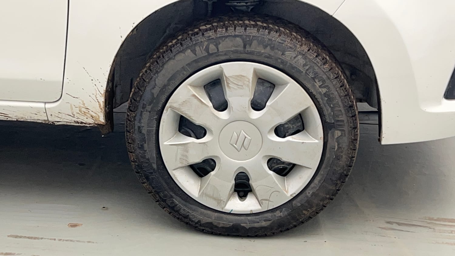 Used 2017 Maruti Suzuki Alto K10 VXi Petrol Manual tyres RIGHT FRONT TYRE RIM VIEW