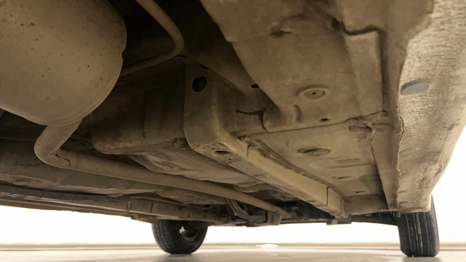 Used 2018 Hyundai Eon Era + Petrol Manual extra REAR RIGHT UNDERBODY VIEW