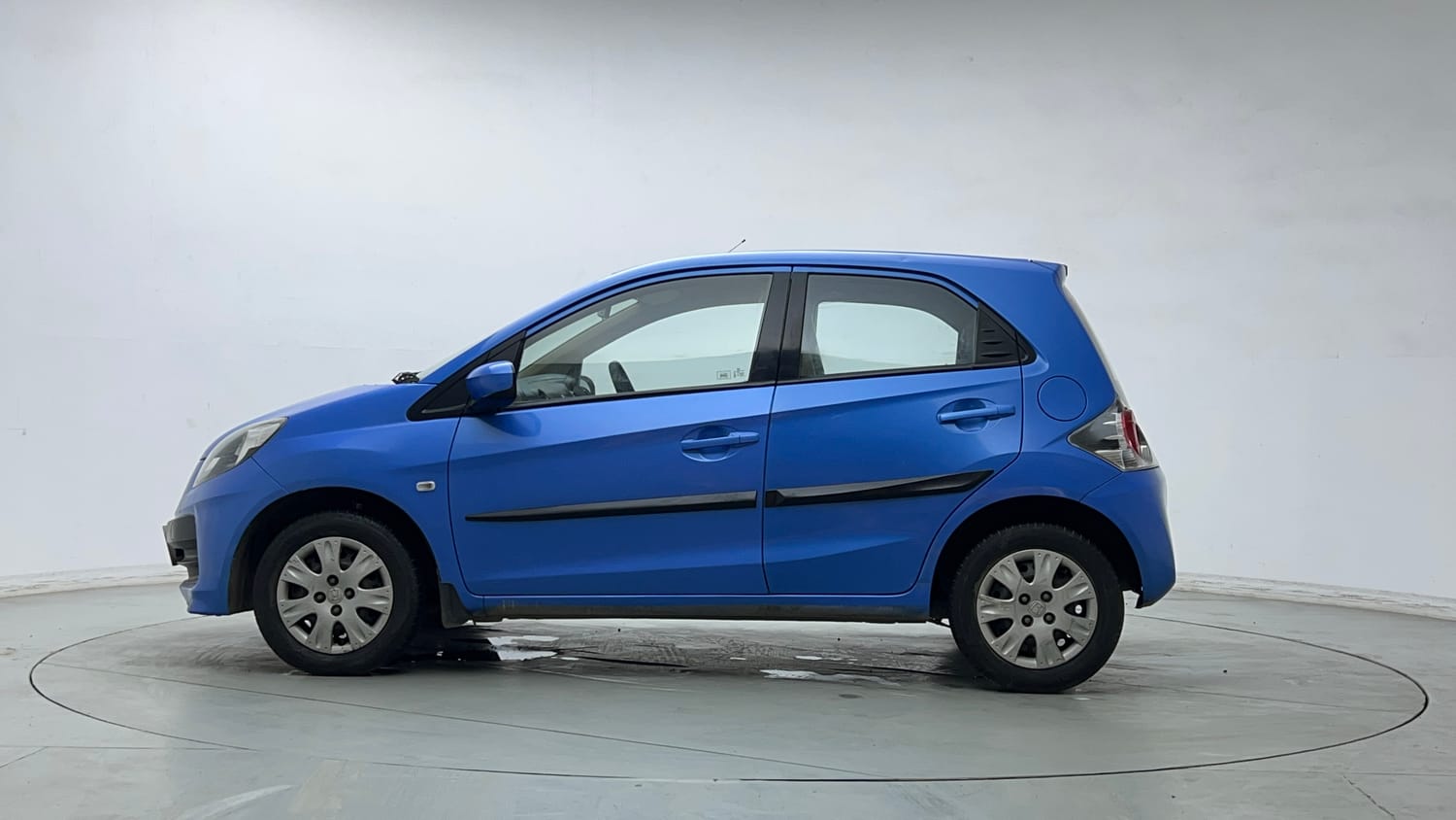 Used 2013 Honda Brio S MT Petrol Manual exterior LEFT SIDE VIEW