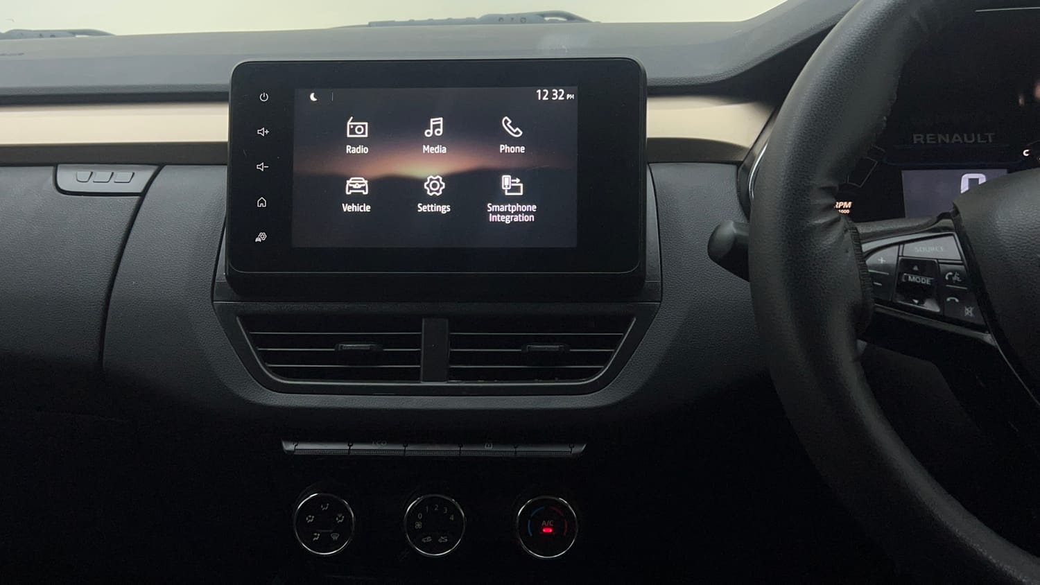 Used 2021 Renault Kiger RXT 1.0 Turbo MT Petrol Manual top_features Touch screen infotainment system