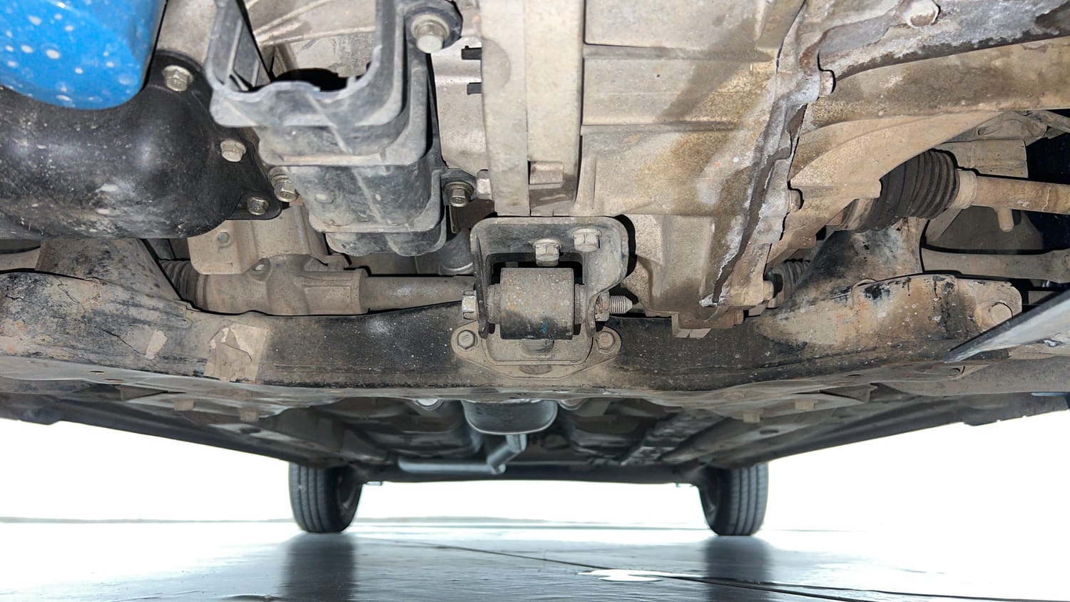 Used 2019 Hyundai Grand i10 Magna 1.2 Kappa VTVT Petrol Manual extra FRONT LEFT UNDERBODY VIEW