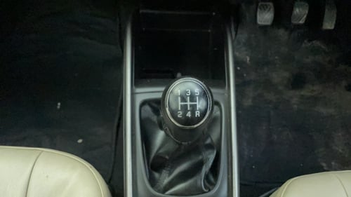 Used 2019 Maruti Suzuki Baleno Delta MT Petrol Manual interior GEAR  KNOB VIEW