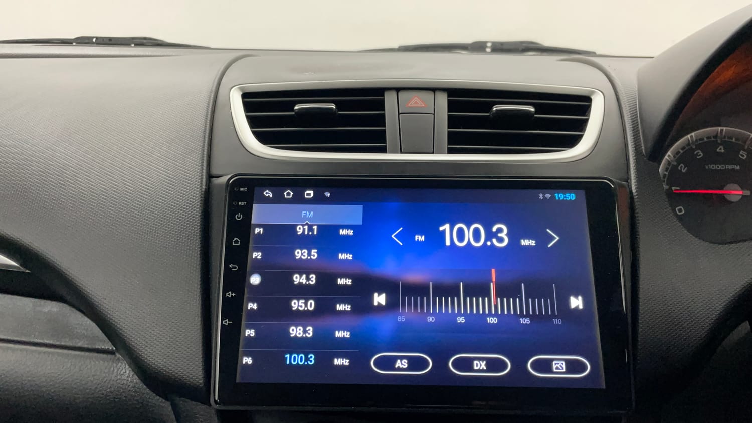 Used 2015 Maruti Suzuki Swift VXi Petrol Manual interior MUSIC SYSTEM & AC CONTROL VIEW