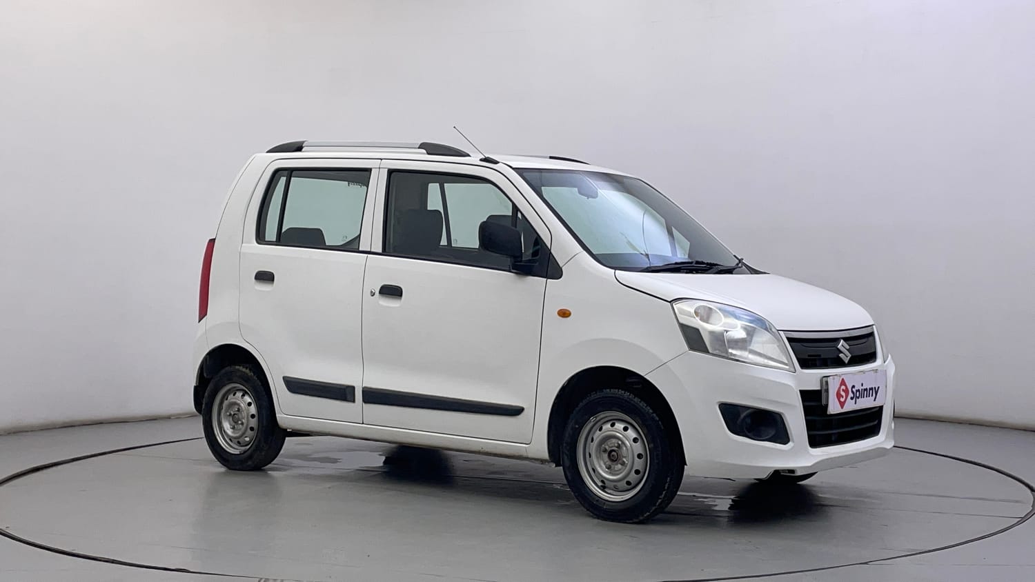Used 2013 Maruti Suzuki Wagon R LXI Petrol Manual exterior RIGHT FRONT CORNER VIEW