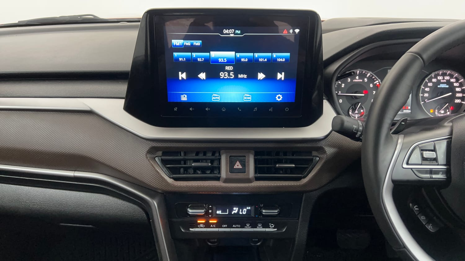 Used 2025 Maruti Suzuki Brezza ZXi Plus AT Petrol Automatic interior MUSIC SYSTEM & AC CONTROL VIEW