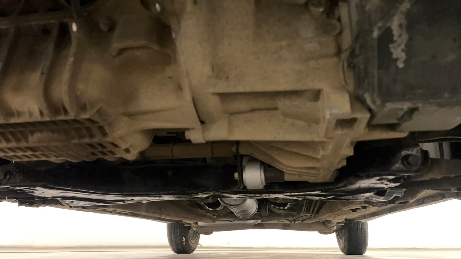 Used 2017 Ford Figo Titanium 1.2 Ti-VCT Petrol Manual extra FRONT LEFT UNDERBODY VIEW