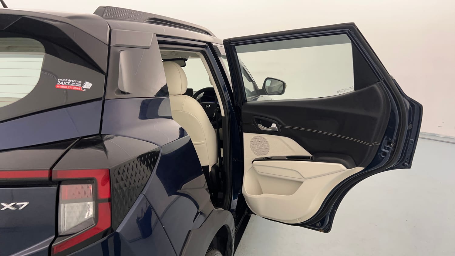 Used 2025 Mahindra XUV 3XO AX7 1.2 Petrol AT Petrol Automatic interior RIGHT REAR DOOR OPEN VIEW