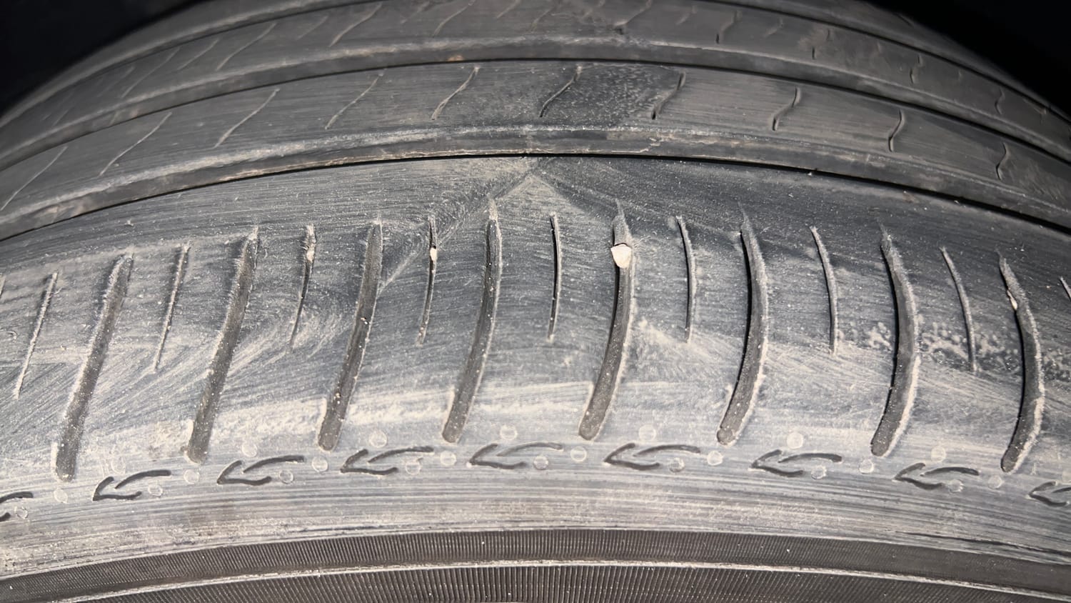 Used 2024 Skoda Slavia Ambition 1.0L TSI MT Petrol Manual tyres LEFT FRONT TYRE TREAD VIEW