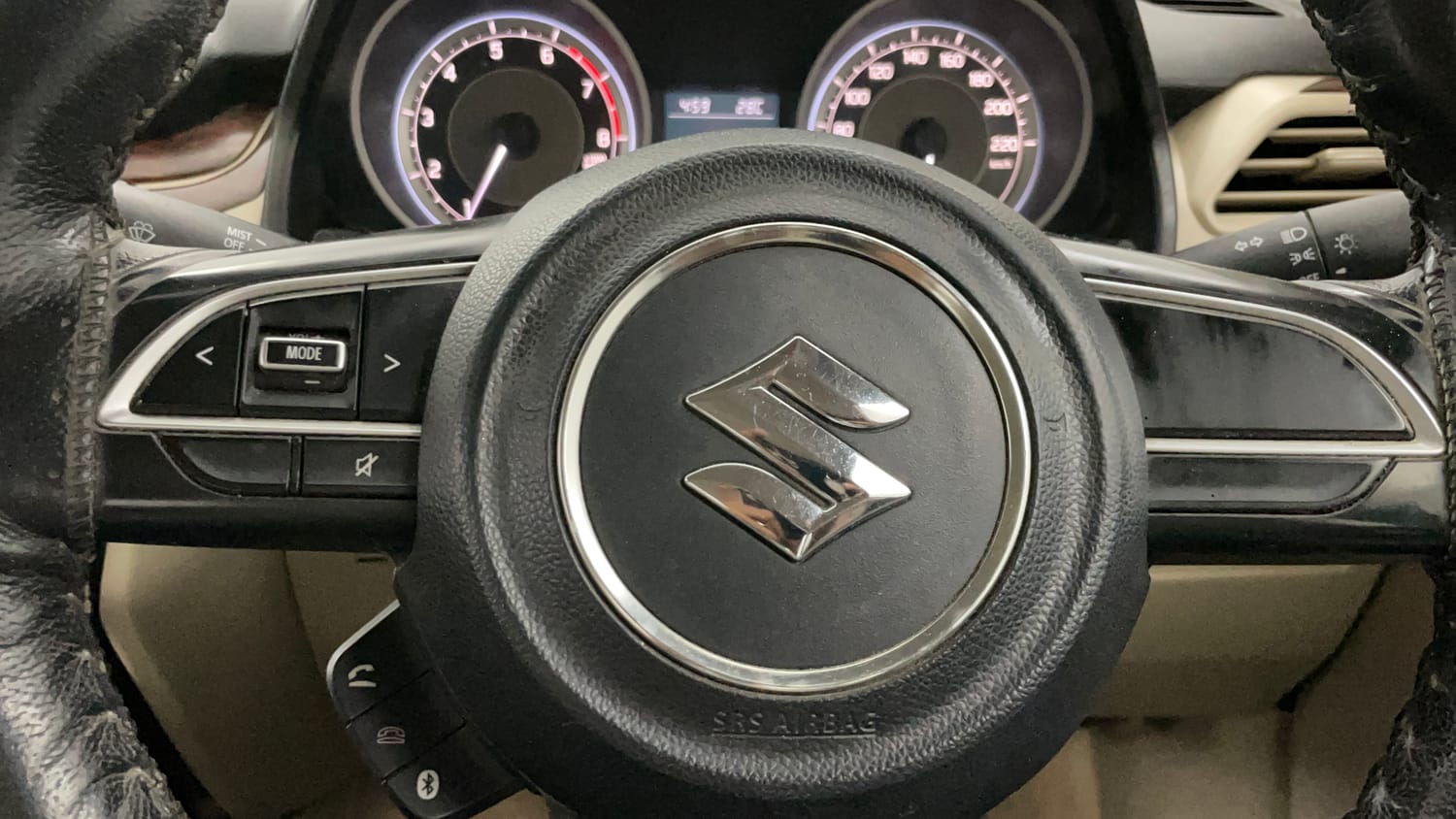 Used 2019 Maruti Suzuki Dzire VXi AMT Petrol Automatic top_features Steering mounted controls