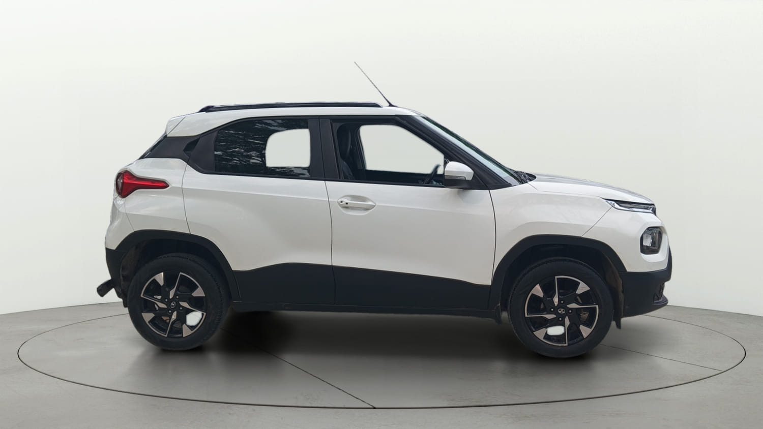 Used 2022 Tata Punch Creative MT Petrol Manual exterior RIGHT SIDE VIEW