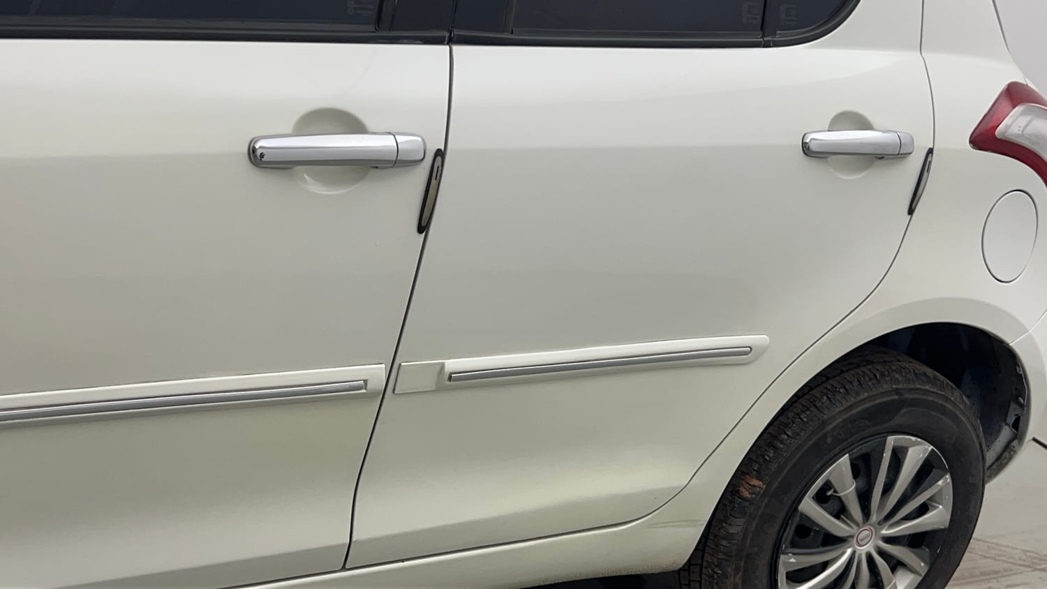 Used 2013 Maruti Suzuki Swift VXi Petrol Manual dents MINOR SCRATCH