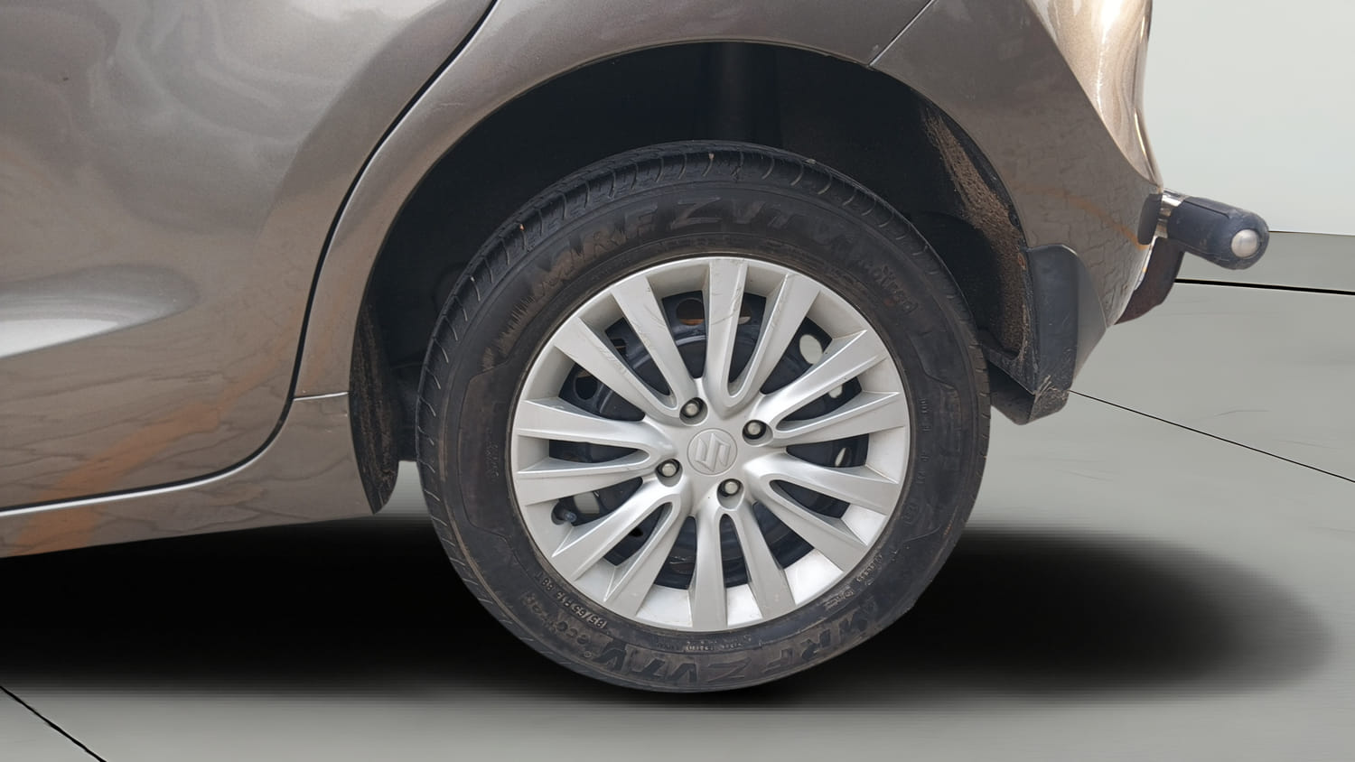 Used 2021 Maruti Suzuki Baleno Delta Petrol Manual tyres LEFT REAR TYRE RIM VIEW