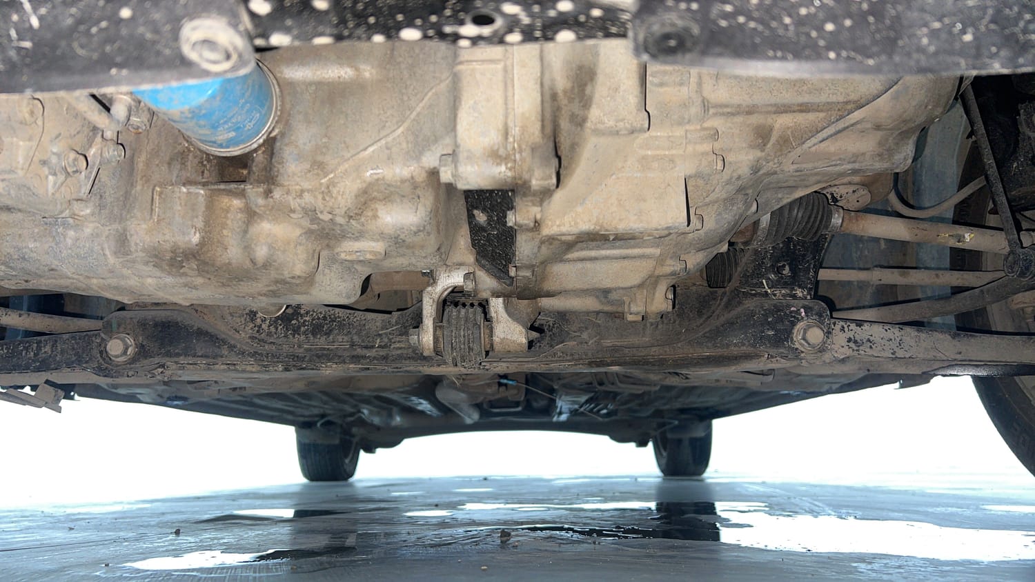Used 2020 Honda Amaze 1.2 S MT Petrol Petrol Manual extra FRONT LEFT UNDERBODY VIEW