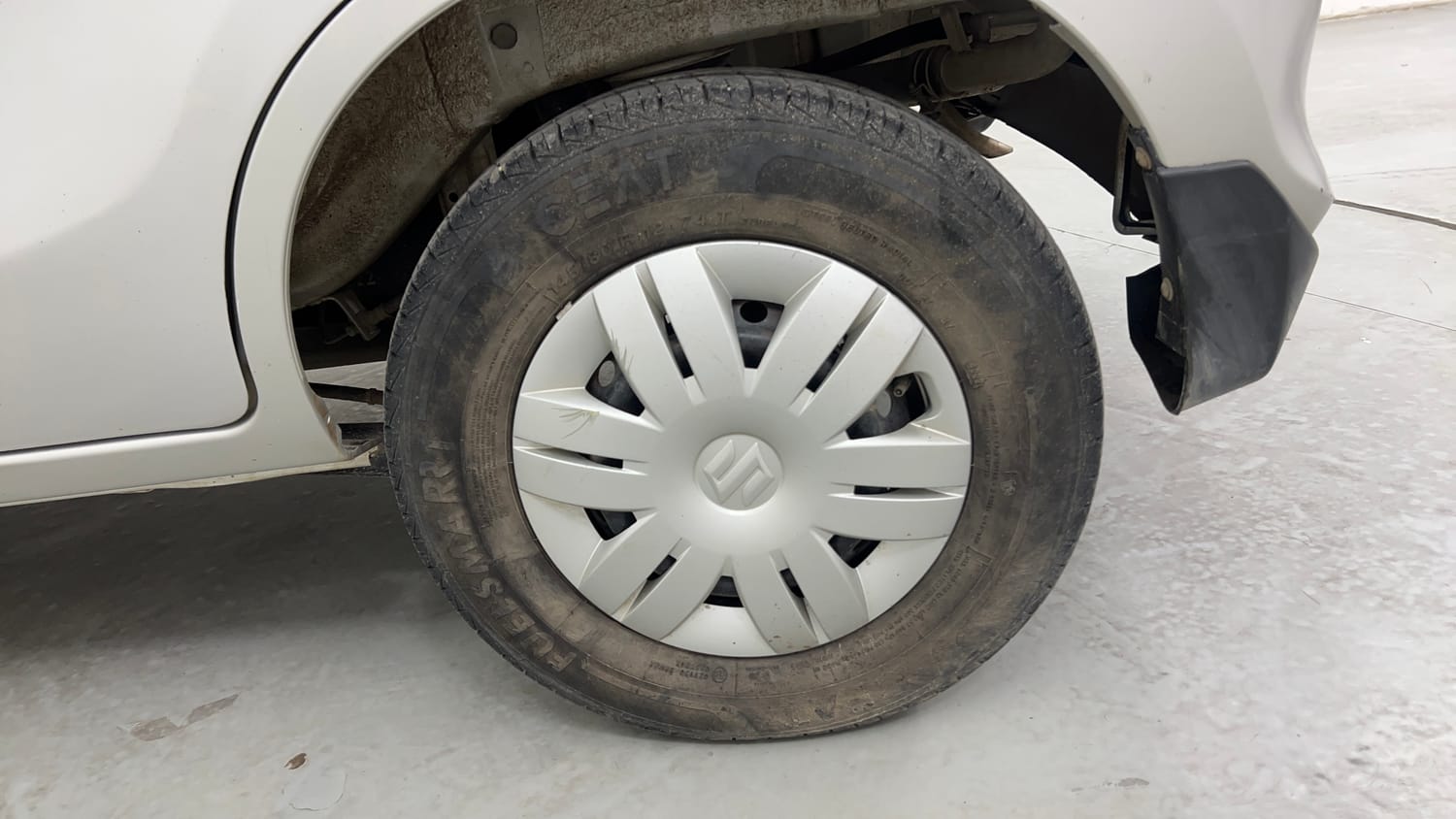 Used 2023 Maruti Suzuki Alto 800 VXi Petrol Manual tyres LEFT REAR TYRE RIM VIEW