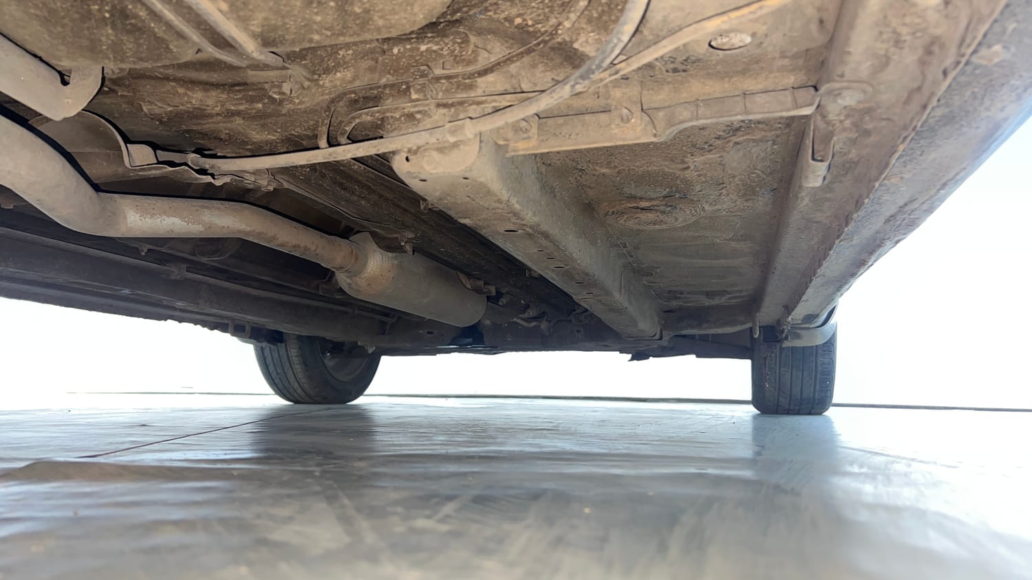 Used 2017 Maruti Suzuki Ciaz ZXI+ Petrol Manual extra REAR RIGHT UNDERBODY VIEW
