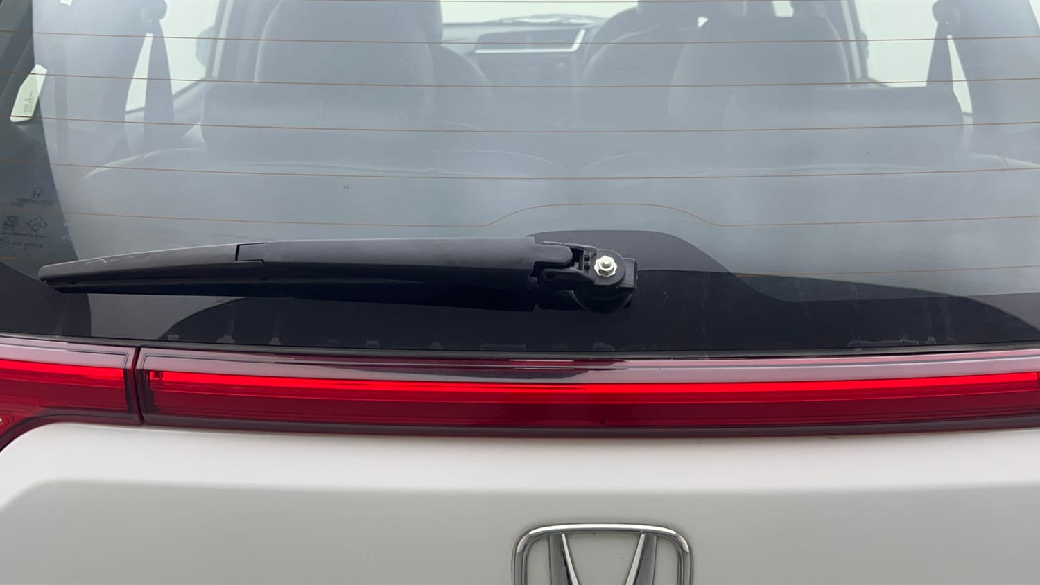 Used 2018 Honda BR-V V CVT Petrol Petrol Automatic top_features Rear wiper