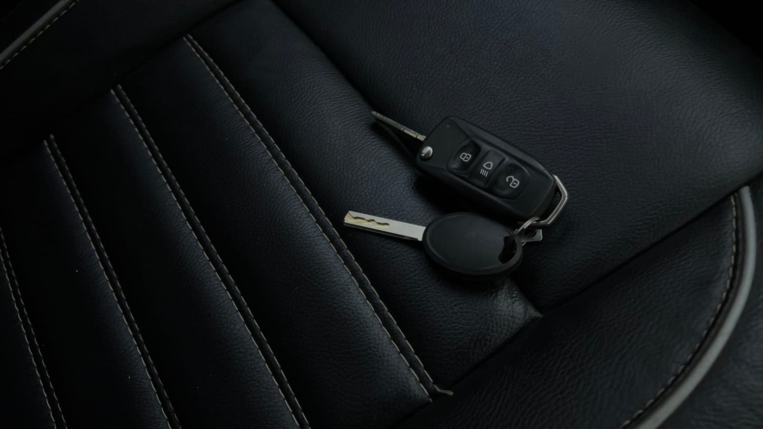 Used 2020 Tata Tiago XZA Plus Dual Tone Petrol Automatic extra CAR KEY VIEW