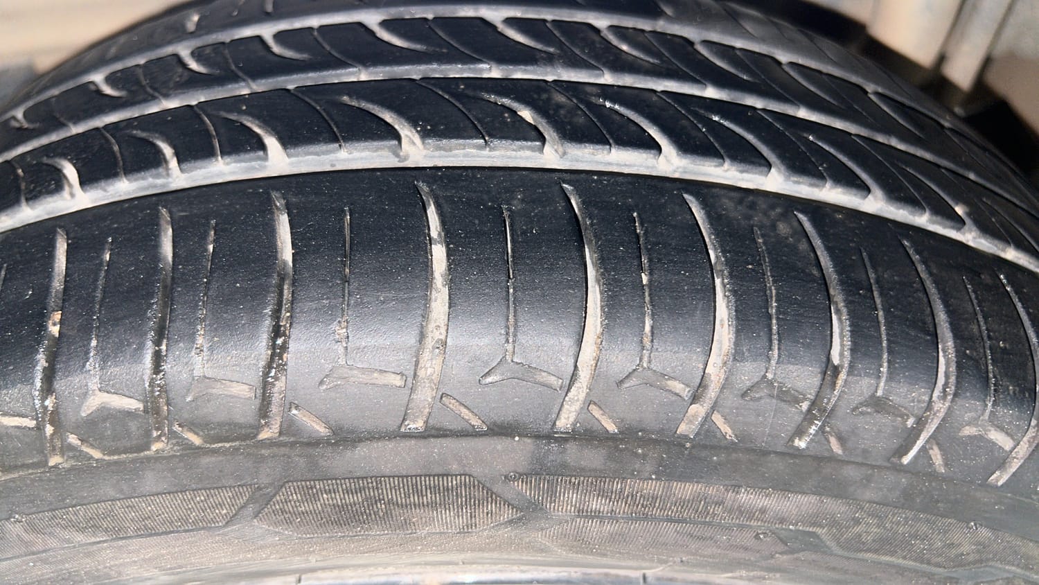 Used 2019 Tata Tiago Revotron XZA Plus Petrol Automatic tyres LEFT REAR TYRE TREAD VIEW