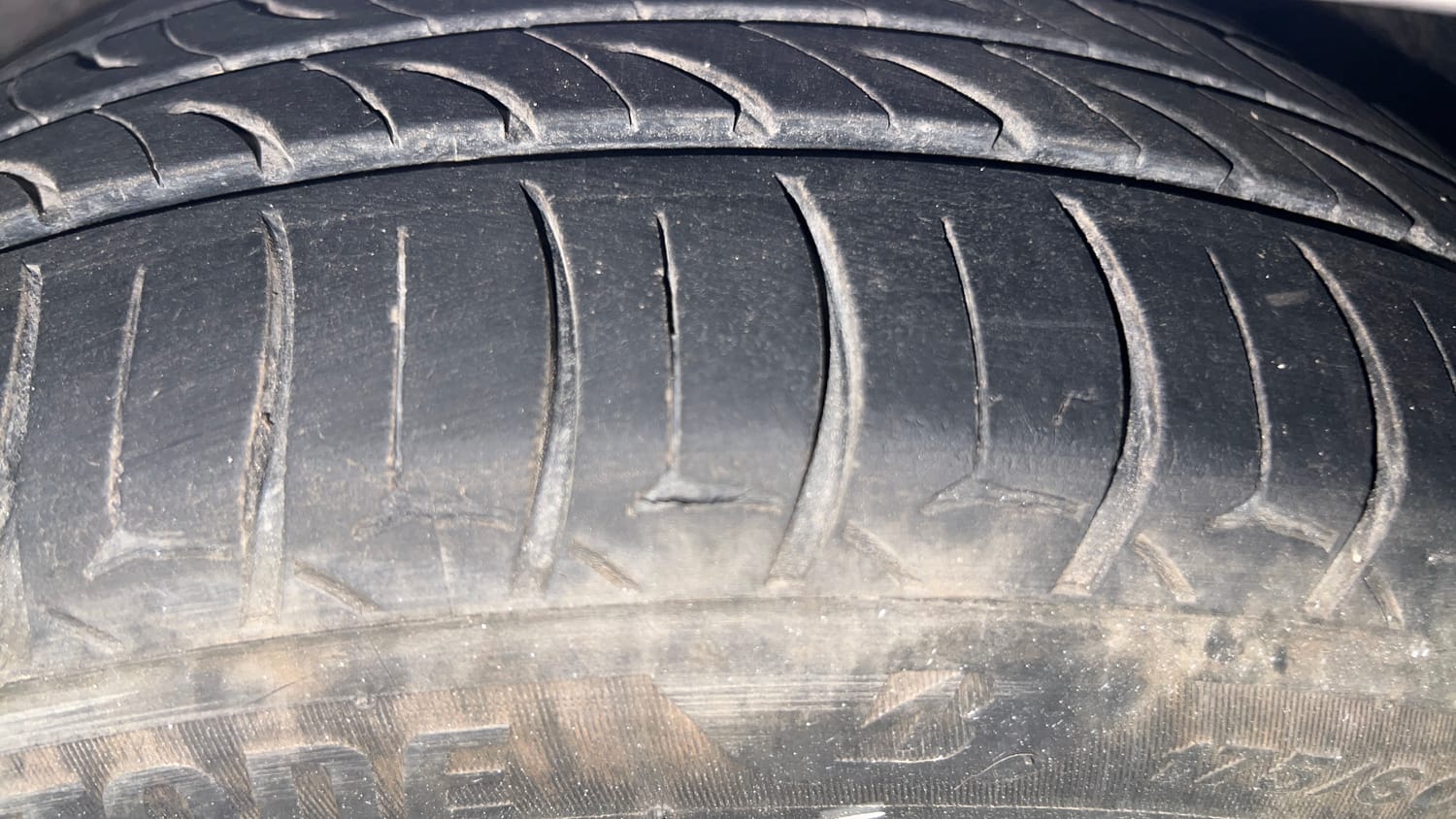 Used 2020 Tata Tiago XZA Plus Dual Tone Petrol Automatic tyres LEFT FRONT TYRE TREAD VIEW