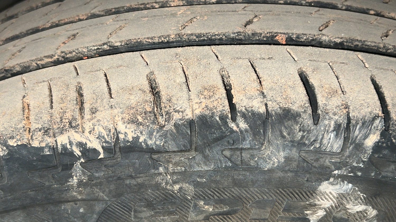 Used 2022 Maruti Suzuki Ignis Delta 1.2 MT Petrol Manual tyres LEFT FRONT TYRE TREAD VIEW