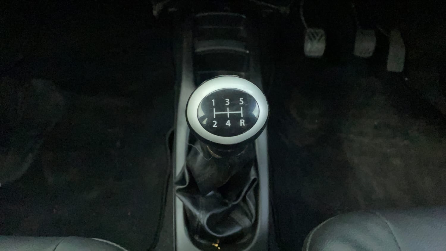Used 2013 Maruti Suzuki Wagon R LXI Petrol Manual interior GEAR  KNOB VIEW