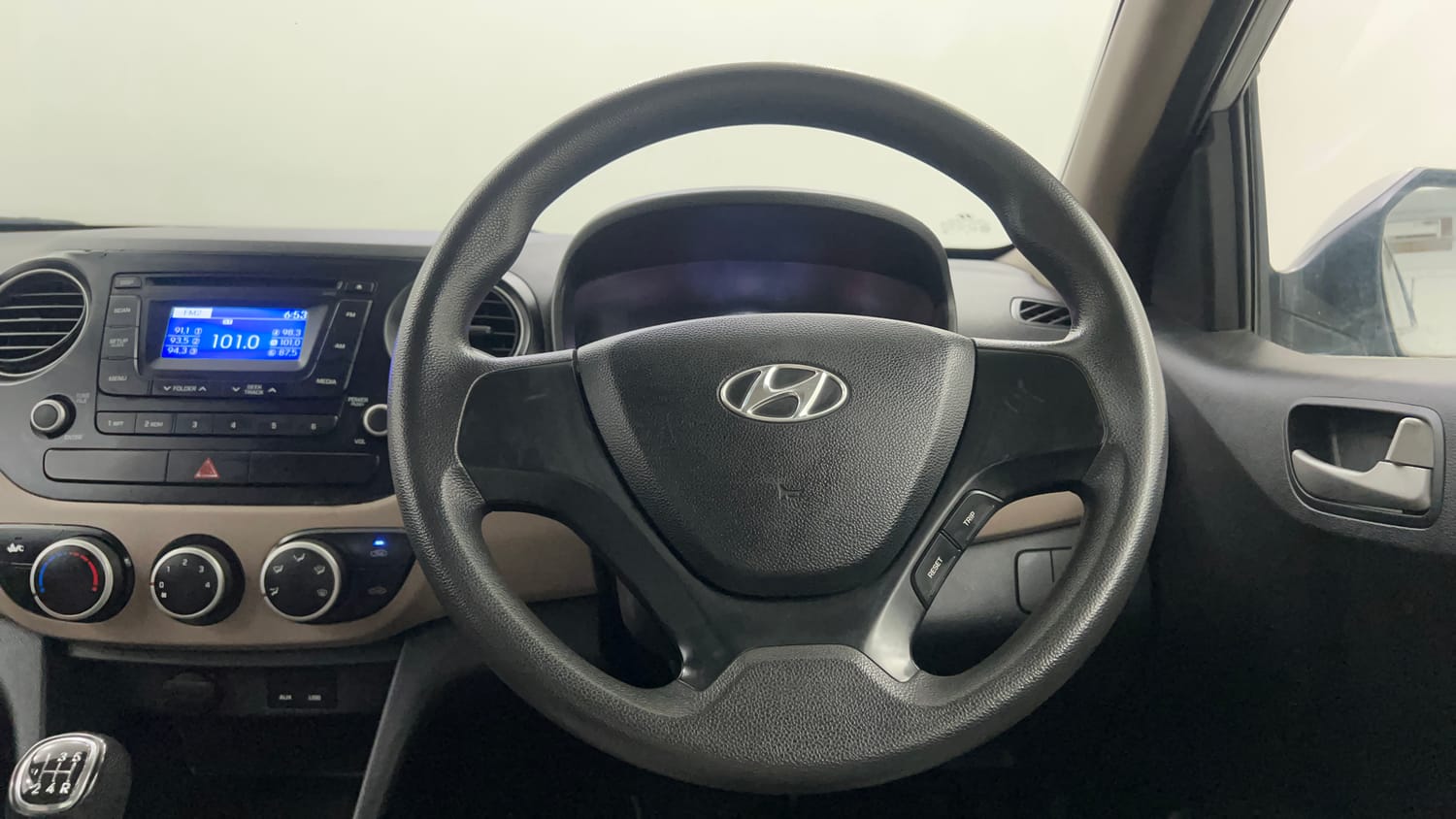 Used 2014 Hyundai Grand i10 Sportz 1.2 Kappa VTVT Petrol Manual interior STEERING VIEW
