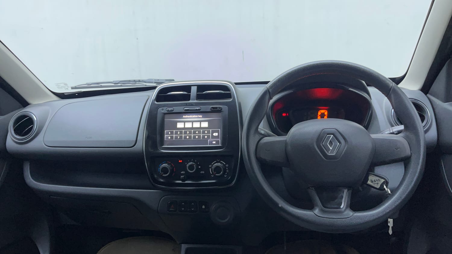 Used 2015 Renault Kwid RXT Petrol Manual interior DASHBOARD VIEW