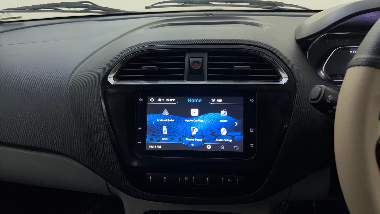 Used 2020 Tata Tiago XZA Plus Dual Tone Petrol Automatic top_features Integrated (in-dash) music system