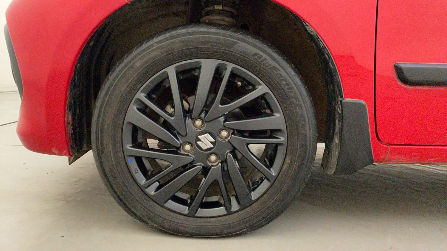 Used 2024 Maruti Suzuki Celerio ZXi Plus Petrol Manual tyres LEFT FRONT TYRE RIM VIEW