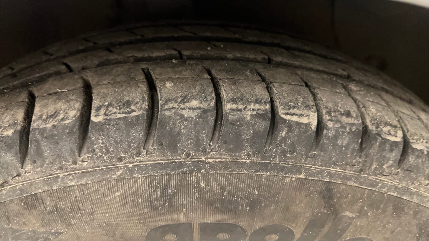 Used 2014 Hyundai Grand i10 Sportz 1.2 Kappa VTVT Petrol Manual tyres RIGHT FRONT TYRE TREAD VIEW