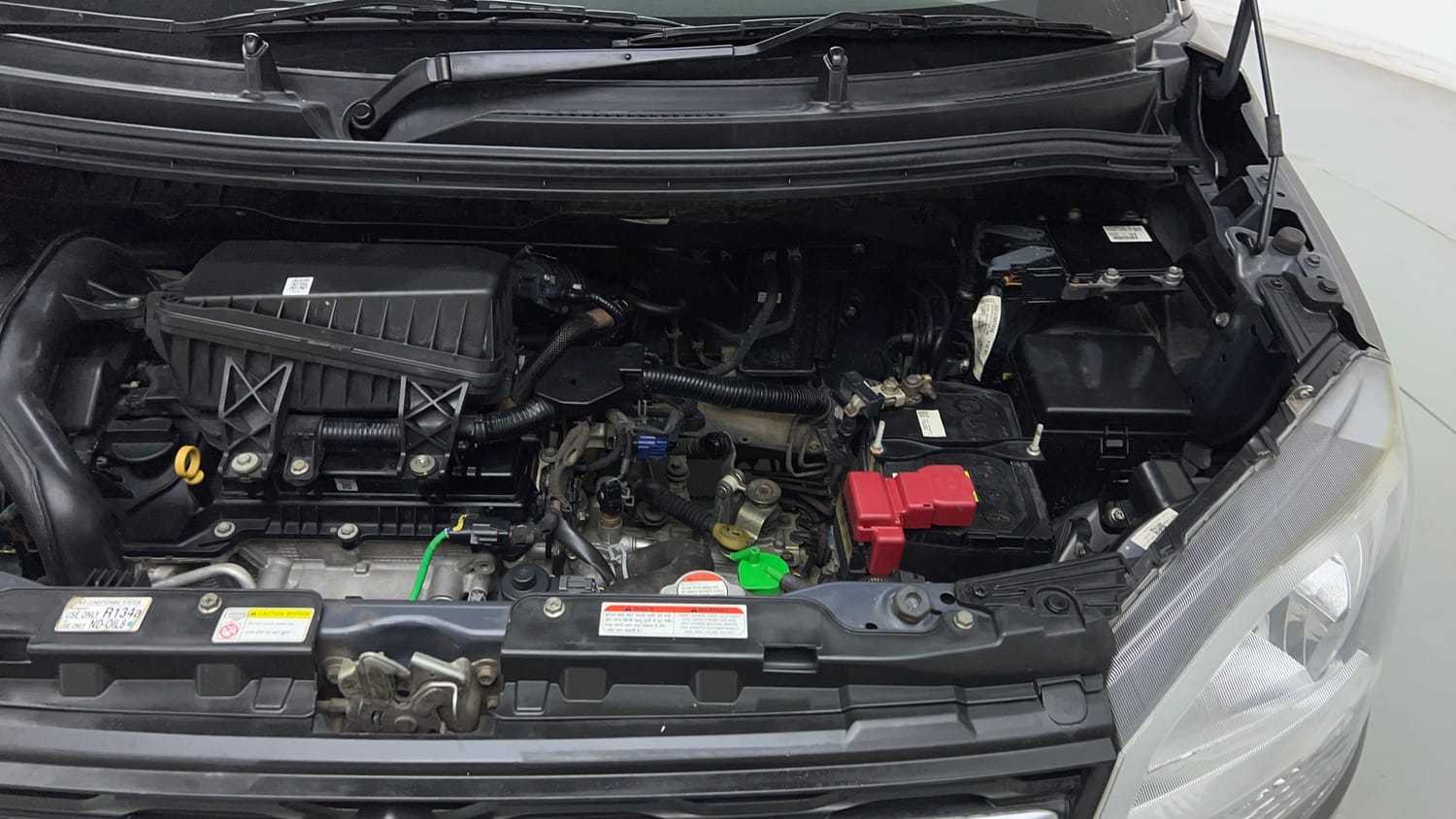 Used 2023 Maruti Suzuki Wagon R VXI 1.0 Petrol Manual engine ENGINE LEFT SIDE VIEW