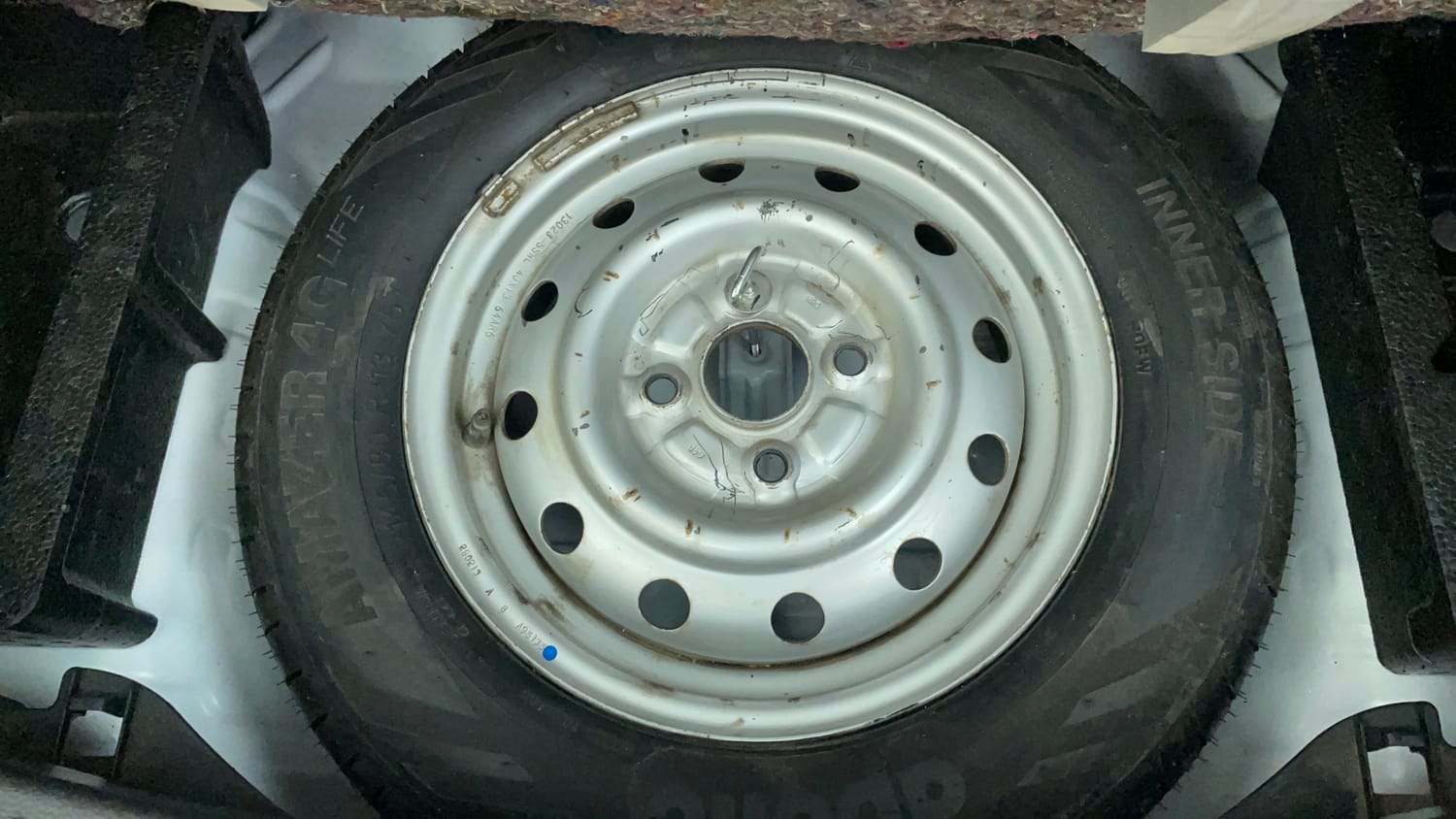 Used 2013 Maruti Suzuki Wagon R LXI Petrol Manual tyres SPARE TYRE VIEW